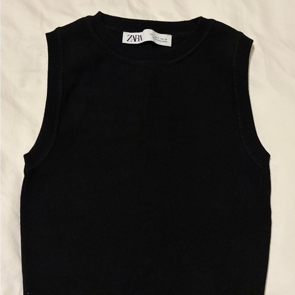 Zara Black Sleeveless Knit Crop Top